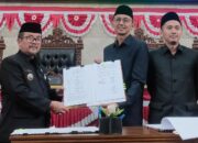 Bupati Cirebon dan DPRD Tandatangani Persetujuan Bersama KUA/PPAS APBD 2024
