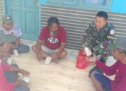 HUT TNI AL Ke-78, Pos TNI AL (Posal) Gebang Bagikan Nasi Bungkus Kepada Masyarakat Nelayan