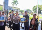 Satlantas Polresta Cirebon Salurkan Bantuan Air Bersih dan Sembako di Desa Sampiran