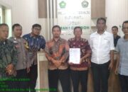 BHABINKAMTIBMAS DESA BLANAKAN BRIPKA CAWARI BERSAMA PANITIA PILKADES DESA BLANAKAN MELAKSANAKAN KEGIATAN PENGAWLAN VERIFIKASI IJAZAH CALON KEPALA DESA BLANAKAN PRIODE 2024-2030.