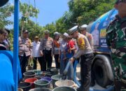 Peringati Hari Lalu Lintas Ke-68,Sat Lantas Polres Cirebon Kota Bagikan Sembako dan Air Bersih