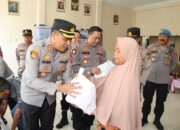 Peringati HUT Humas Ke-72, Polres Cirebon Kota Bagikan Puluhan Paket Sembako Kepada Masyarakat