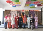 Dihadapan Ibu Negara Iriana Jokowi, Dekranasda Cirebon Ikut Promosikan Produk IKM