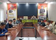 Si Humas Polres Cirebon Kota Ikuti Acara Dialog Penguatan Internal Polri Guna Pemantapan Komunikasi Publik Menuju Polri Presisi Via Zoom Metting