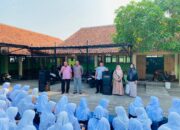 Purna Tugas IPDA Saidi diganjar Kado Cinta dari Guru dan Murid SMP Negeri 2 Kapetakan
