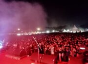 Ribuan Masyarakat Tumpah Ruah Hadiri Pesta Rakyat Ganjar Pranowo Mahfud MD Di Stadion Ranggajati.