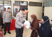 Kapolres Cirebon Kota Berikan Pesan Kamtibmas dan Bagikan Puluhan Sembako Dalam Kegiatan Jumat Curhat