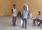 Di Hari Ke Tiga PT.Pos Indonesia Persero Cabang Blanakan mendistribusikan Bantuan Pangan Beras di Dua Desa Di Kecamatan Blanakan.