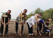 Polres Cirebon Kota Gelar Penanaman Pohon Mangrove Serentak