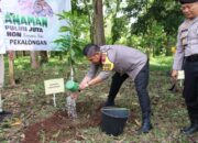 Bersama Menko PMK, Polres Pekalongan Tanam Seratus Pohon Tunjang Gerakan Nasional Revolusi Mental