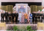 Lestarikan Tradisi TNI Angkatan Laut, Danlanal Cirebon Pimpin Upacara Pedang Pora.