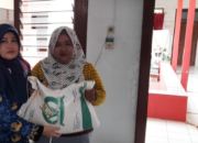 Penyalurkan Bantuan Cadangan Pangan Berjalan Lancar Kelurahan Paoman Indramayu