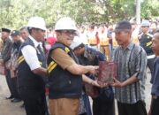 Pimpin Apel Hari Bhakti PU, Bupati Imron: Pembangunan Infrastruktur Harus Lebih Baik