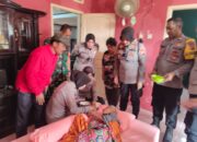 Kapolres Indramayu Salurkan Bantuan ke Ibu Kaswati