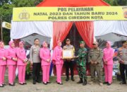 Beri Semangat Personel, Kapolres Cirebon Kota dan Ketua Bhayangkari Cabang Cirebon Kota Kunjungi Pospam