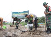 Polres Cirebon Kota Turut Serta Dalam Kegiatan Karya Bhakti Bersih Sampah dan Tanam Pohon Serentak