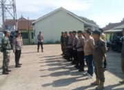 Danramil 0620-03/Talun Kodim 0620/Kabupaten Cirebon bersama Forkompimcam Monitoring Rapat Pleno