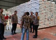 Pastikan Ketersediaan Beras di Pekalongan, Kapolres Cek Stok Beras di Gudang Bulog Wiradesa