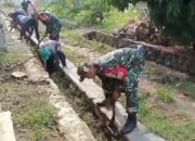 Antisipasi Musim Penghujan, Koramil 0620-20/Gegesik, Kodim 0620/Kab Cirebon Karya Bakti Bersihkan Saluran Air
