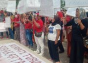 Demo Jilid Dua Masyarakat Desa Surakarta Kembali Pecah, Tuntut Kuwu Mundur