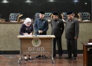 DPRD Bersama Bupati Indramayu Lakukan Penandatangan Kesepakatan Dua Raperda