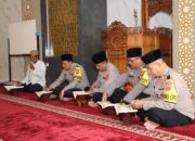 Tingkatkan Imtak Personil Selama Bulan Ramadhan, Polres Cirebon Kota Belajar Ngaji Bersama