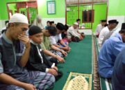 Sholat Tarawih jama’ah masjid Rokhmatul Barokah