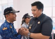 BUPATI SAMOSIR LANTIK MARUDUT SITINJAK SEBAGAI SEKDA KABUPATEN SAMOSIR