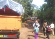 Jalan Rusak di Cipeuteuy, Warga Berharap Ada Perbaikan