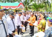 Resmi Bupati Gusbager Serahkan SK CPNS Formasi 1000 Pada Puncak Peringatan HUT Ke-21 Kabupaten Keerom