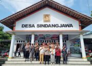 Polresta Cirebon Gelar Jum’at Curhat di Desa Sindangjawa Kecamatan Dukupuntang