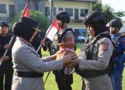 Kapolresta Cirebon Pimpin Apel Penyambutan dan Penyerahan Pengambilan Air Suci dalam rangka Bintra Hari Bhayangkara Ke-78