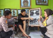 Kapolresta Cirebon Kunjungi Seniman Difabel Pelukis Kaca