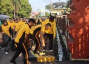 Polresta Cirebon Gelar Jum’at Sehat dan Bakti Sosial Bersih Lingkungan Serentak