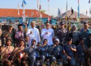 Dukung Kelestarian Ekosistem Laut, Danlanal Cirebon Hadiri Penyerahan Bantuan Alat Penangkapan Ikan Ramah Lingkungan Kepada Kelompok Nelayan Cirebon