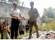 Pj Bupati Cirebon Gerak Cepat Lakukan Penanganan Sampah Liar di Sungai Jamblang