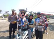 Berikan Reward, Satlantas Polres Pekalongan Sosialisasi Tertib Berlalu Lintas