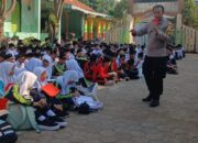 Bhabinkamtibmas Polsek Kedungwuni Berikan Materi Pencegahan Bullying dan Bahaya Narkoba saat MPLS Siswa/Siswi SMP NU Pajomblangan