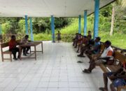 Bhabinkamtibmas Lakukan Penertiban Warga Negara Asing di Wilayah Tapal Batas RI-PNG.