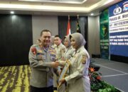 Kasi Dokkes Polres Loteng Terima Penghargaan Dari Kapolda NTB Pada Rakernis Biddokkes 2024.