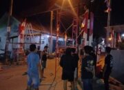Jelang HUT RI Ke-79, warga kelurahan Mekar Sicalung Kota Cirebon pasang bendera dan umbul umbul 