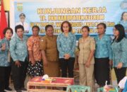 Peduli Pendidikan Anak Usia Dini, Bunda Paud Keerom Kunjungi Sekolah TK Di Distrik Arso