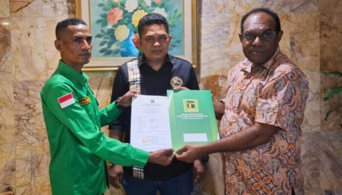 Gusbager-Daud Terima SK B1 KWK PPP, Ajak Seluruh Pihak Bersatu Membangun Kabupaten Keerom