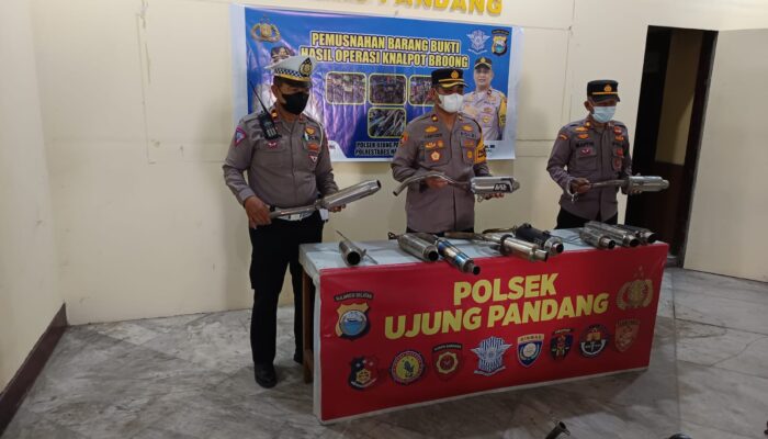 Polsek Ujung Pandang Memusnahan Knalpot Brong Hasil Operasi Cipkon