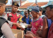 Polresta Cirebon Bagikan Makanan Sehat Gratis Kepada Masyarakat