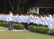 Pemkab Cirebon Ajak Santri Harus Berperan Aktif di Era Modern