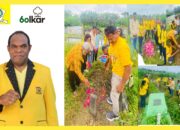 Peringati Hut Ke-60 Partai Golkar, Ketua DPD II Bawa Kader Ziarah Dan Tabur Bunga Di Makam Sesepuh Golkar Keerom