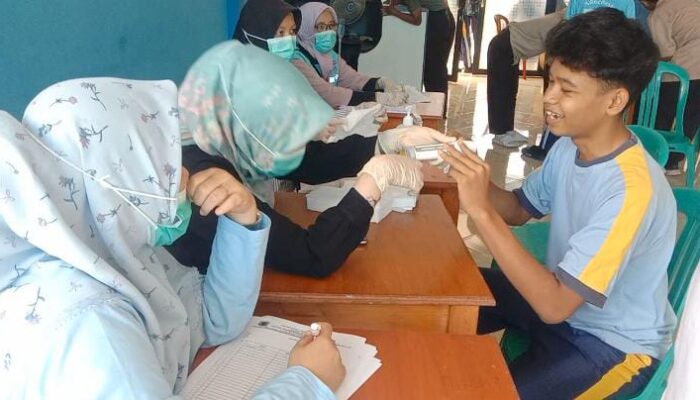 Puskesmas Kademangan Lakukan Pemeriksaan Kadar Monoksida (CO) Pada Anak Sekolah