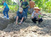 Dukung Program Ketahanan Pangan, Polri Bersama Komunitas PYCH Keerom Tanam Sayur di Arso XI