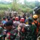 Bupati Cianjur Melayat Korban Musibah Longsor Warga Desa Sindanglaya Cipanas, Sekaligus Tinjau Langsung Keadaan Lokasi Sungai.